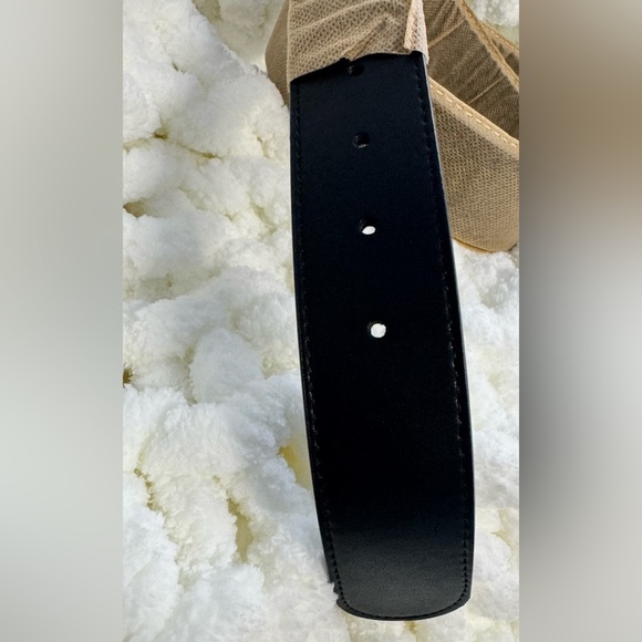 Gucci Beige Belt with Gold GG Buckle main image 14